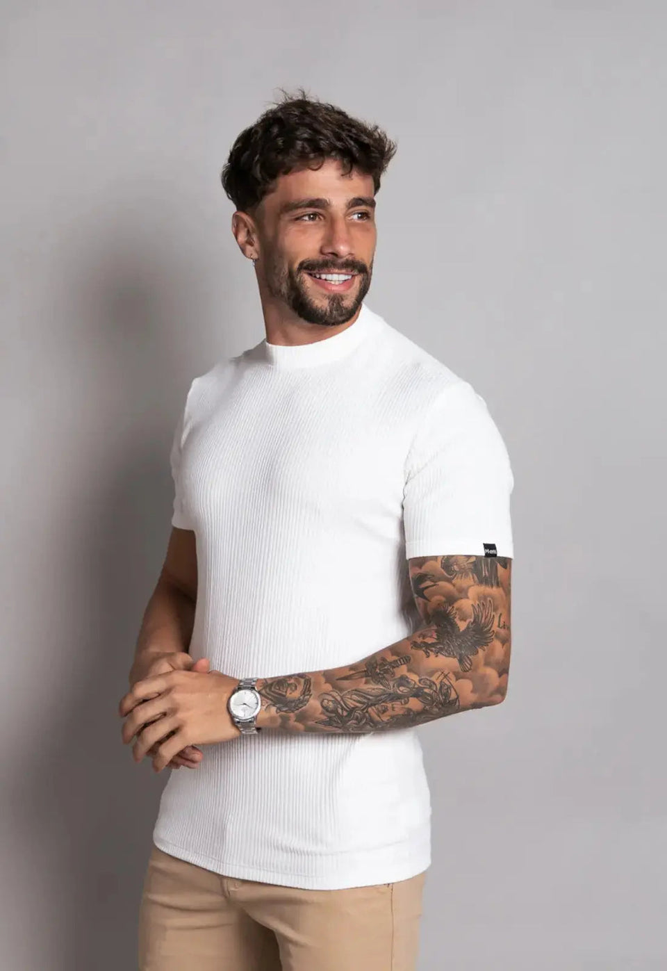 Camiseta Canelada Gola Média Branca | MAGNO