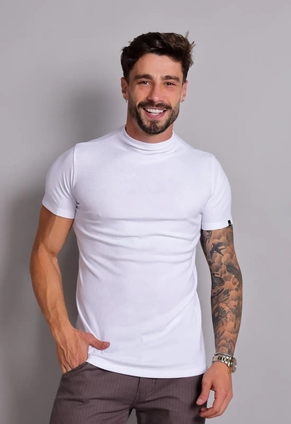 Camiseta Slim Gola Média Branca | MAGNO