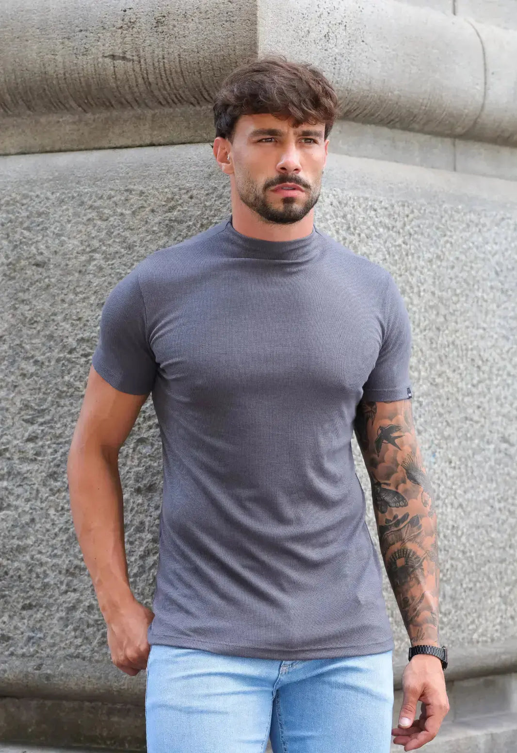 Camiseta Slim Gola Média Cinza | MAGNO