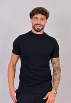 Camiseta Slim Gola Média Preta | MAGNO