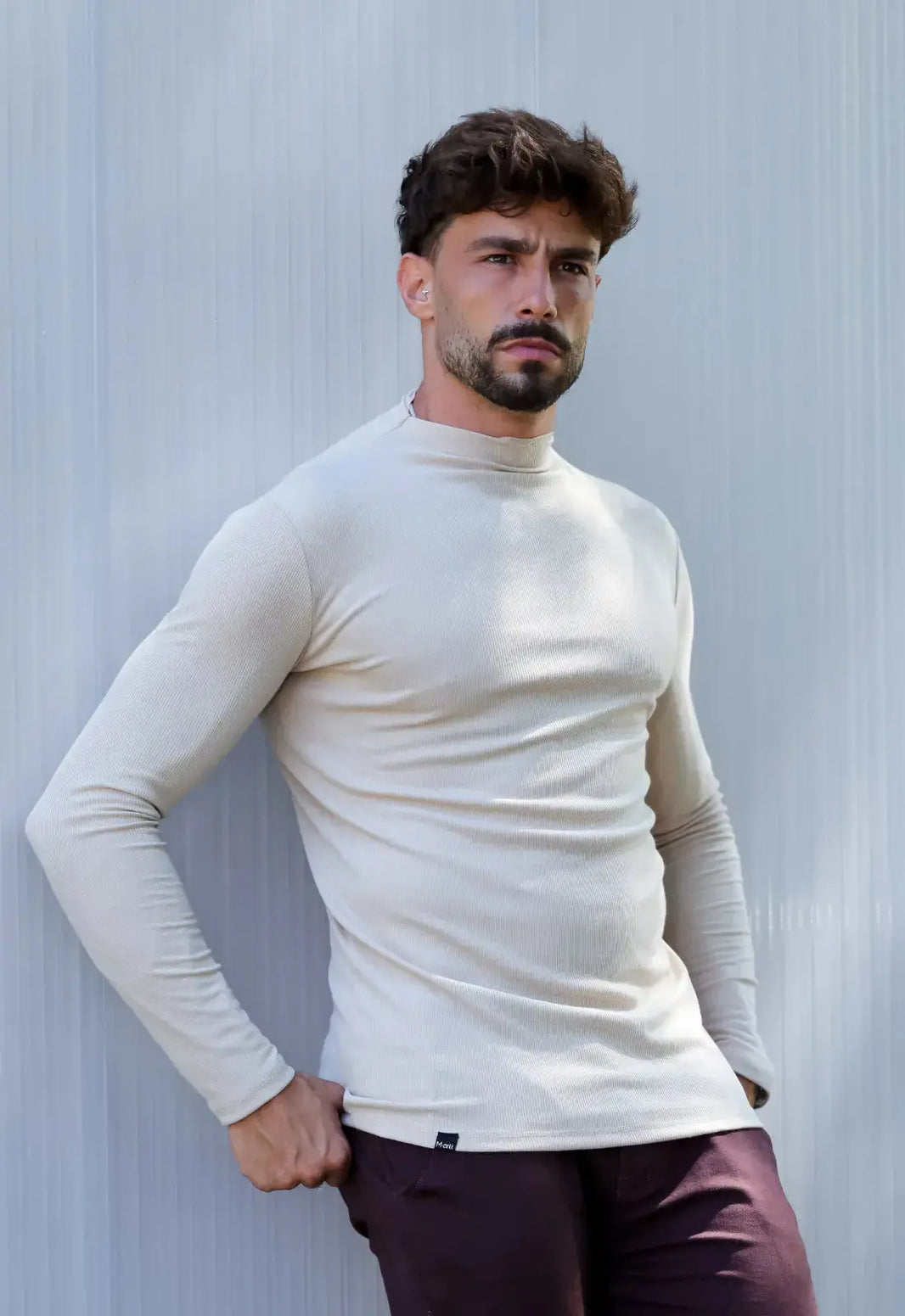 Camiseta Slim Manga Longa Gola Média Bege | MAGNO